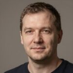 Портрет Алексея Волкова, эксперта по стратегиям инвестиций в кейсы от Cs2-Case-Simulator